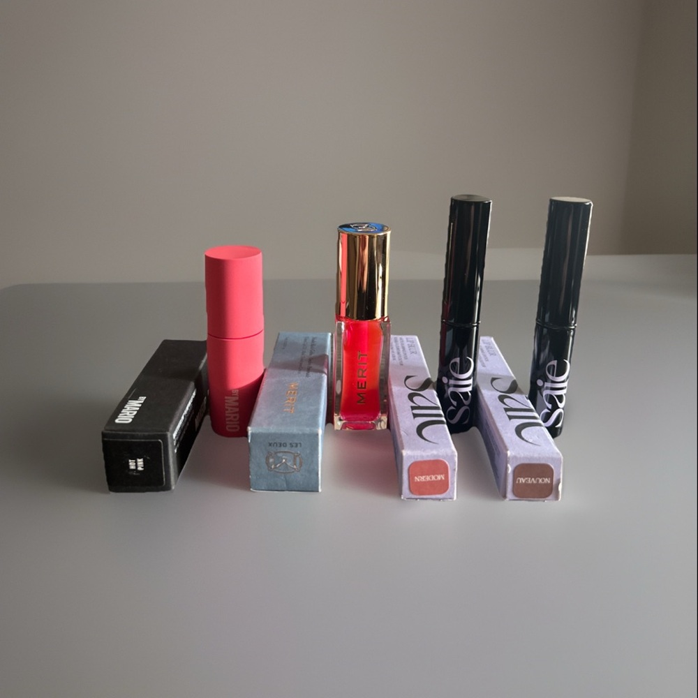 Mario MoistureGlow Plump-Merit Lip Oil - 2x Saie Lip Blur BNIB BUNDLE
